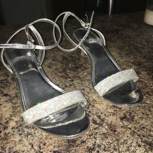 Silver open toed one inch heels (9)